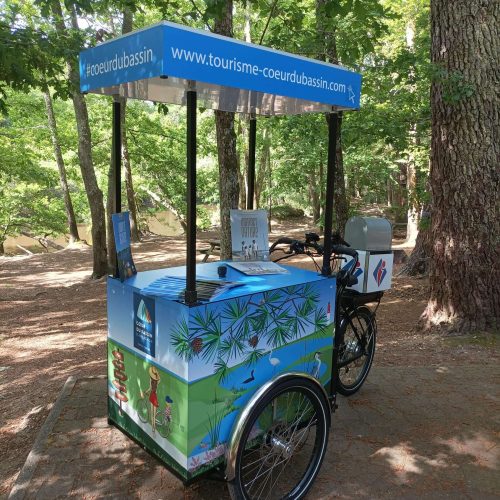 Habillage du triporteur de l'Office de Tourisme Coeur du Bassin